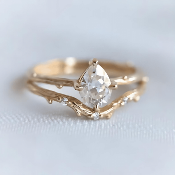 Pierścionek srebrny pozłacany z cyrkonią